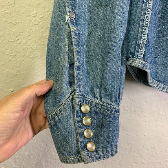 BEBE Shirt Medium Vintage Denim Pearl Snap Chest Pockets 3 Snap Cuff Western - Picture 7 of 13